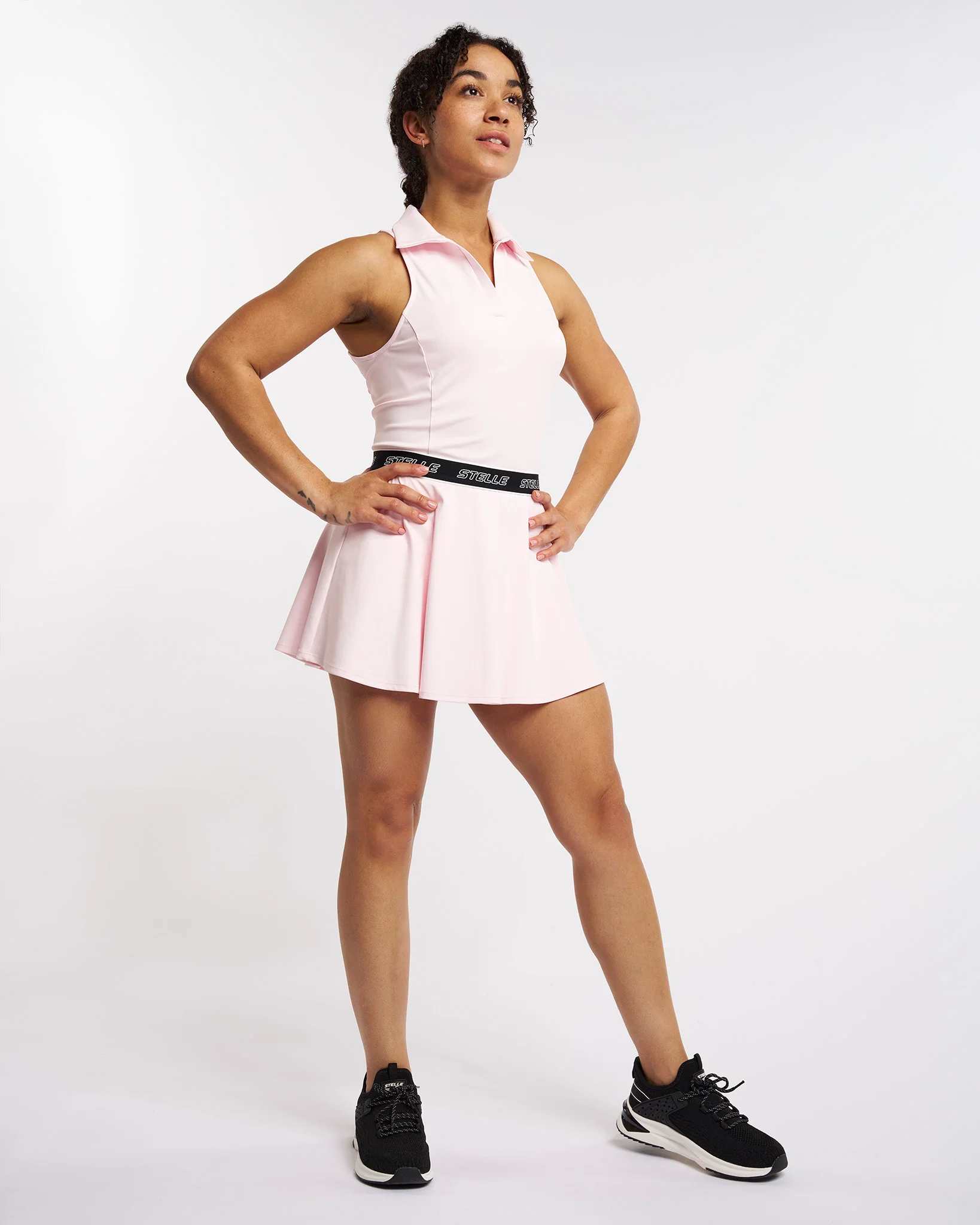 V-Neck Fitted Cropped Polo Tank Top - Image 2